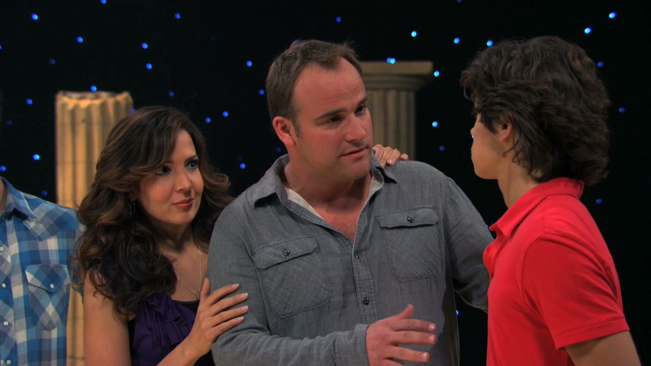 Wizards of Waverly Place - Who Will Be the Family Wizard? 