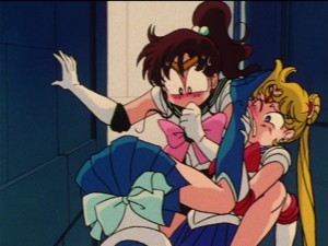 Sailor Moon episode 31  - Sailor Jupiter stares at Sailor Mercury's butt